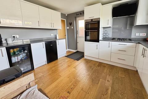 16 Park Crescent, Thorne, Doncaster, DN8 5LQ