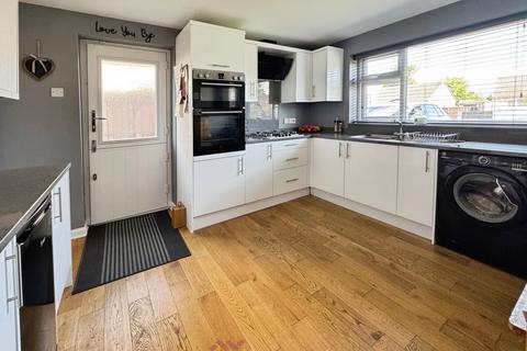 16 Park Crescent, Thorne, Doncaster, DN8 5LQ