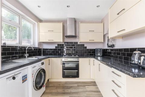 47 Templecombe Way, Morden, SM4 4JF