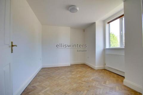 4 bedroom detached house for sale, London Road,  St. Ives