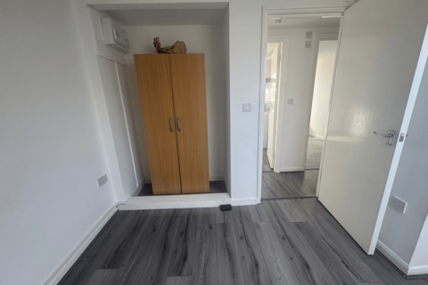 Studio to rent, Croydon CR0
