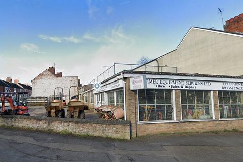 Retail property (high street) to rent, Station Road, Burton Latimer, KETTERING, Northamptonshire, NN15