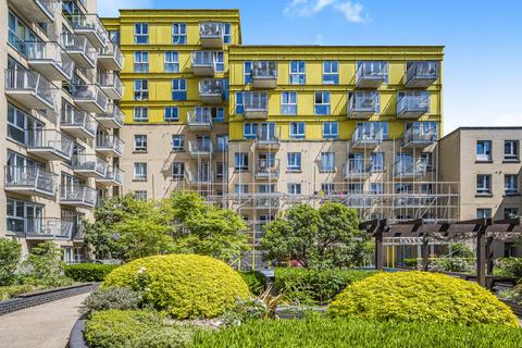 3 bedroom flat for sale, Carronade Court, Eden Grove, London