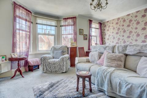2 bedroom flat for sale, Worcester Villas, Hove, BN3