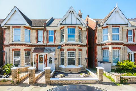2 bedroom flat for sale, Worcester Villas, Hove, BN3