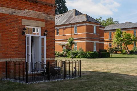 2 bedroom end of terrace house for sale, Sandy Mead, Epsom KT19