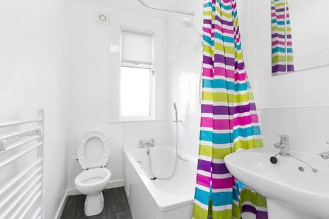 3 bedroom flat to rent, Forebank Road, City Centre DD1
