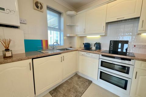 2 bedroom apartment for sale, Livermead, Torquay