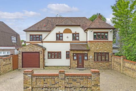 5 bedroom detached house for sale, Ayloffs Walk, Hornchurch, RM11