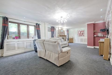 5 bedroom detached house for sale, Ayloffs Walk, Hornchurch, RM11