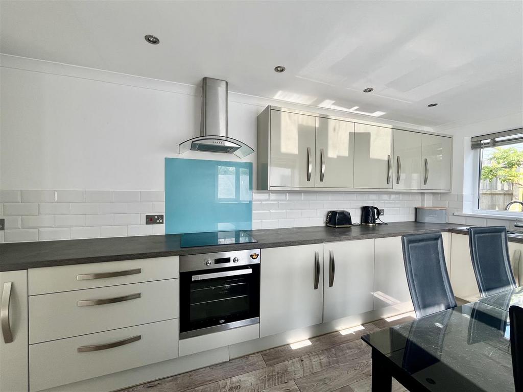 Kitchen dining room
