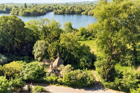 3 bedroom detached house for sale, Greenwood by the Lake, Wraysbury