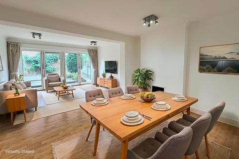 2, Grosvenor Cottages Wycombe End, Beaconsfield, HP9 1LY