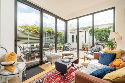 42 Hillcrest Road, Acton, London, W3 9RY