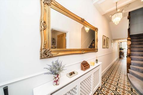 42 Hillcrest Road, Acton, London, W3 9RY
