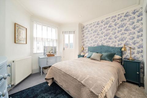 42 Hillcrest Road, Acton, London, W3 9RY