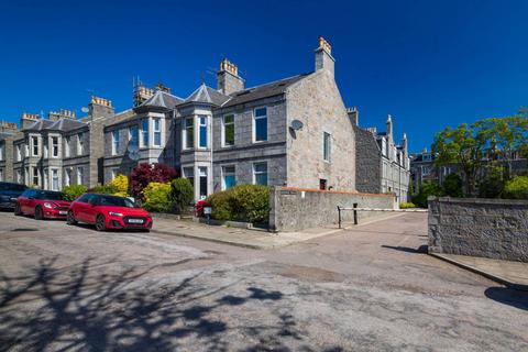 4 bedroom flat for sale - 14 Grosvenor Place, Aberdeen, AB25 2RE