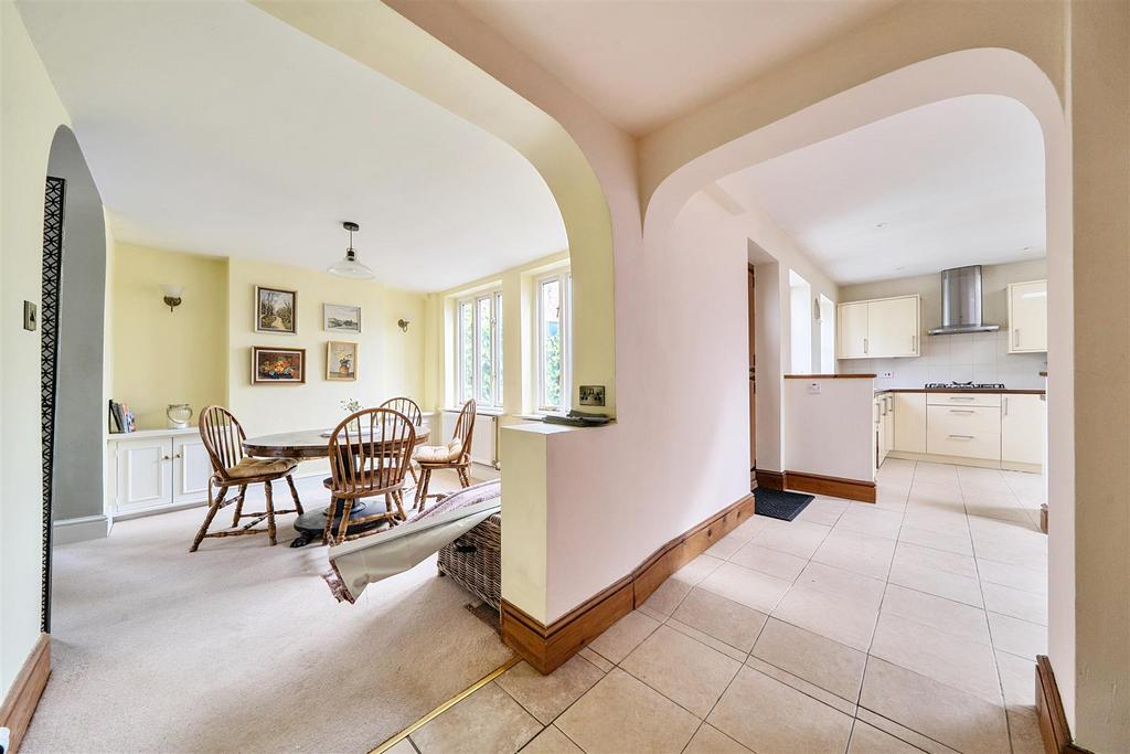 Dining/Kitchen