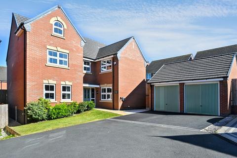 5 bedroom detached house for sale