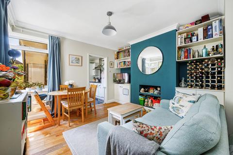 2 bedroom flat for sale, Grafton Road, Acton