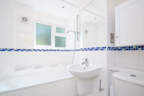 2 bedroom apartment for sale, Berkeley Court, WEYBRIDGE, KT13
