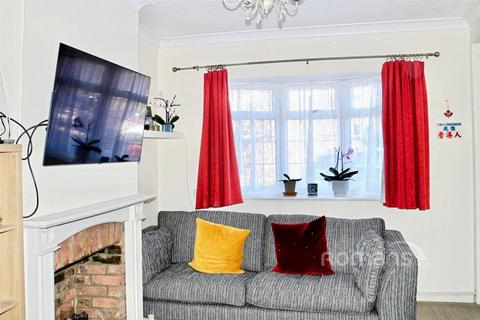 3 bedroom semi-detached house to rent, Fairview Road, Taplow, Maidenhead, SL6