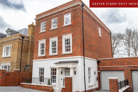 undefined, Brunswick Gardens, 31 Chilbolton Avenue, Winchester, Hampshire, SO22