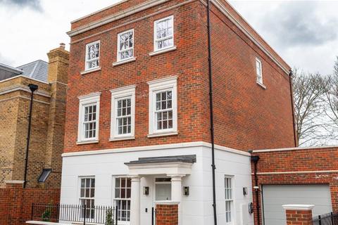 undefined, Brunswick Gardens, 31 Chilbolton Avenue, Winchester, Hampshire, SO22