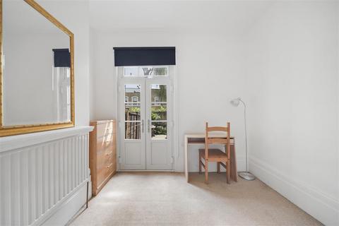 2 bedroom terraced house for sale, Old Ford Road, London E2