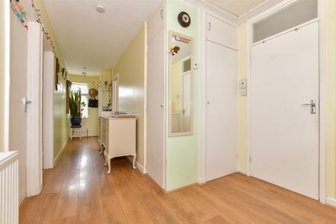 2 bedroom flat for sale, Luton Avenue, Broadstairs CT10