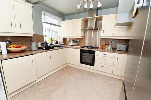 40 Agecroft Road, Pendlebury, Manchester, M27 8UE