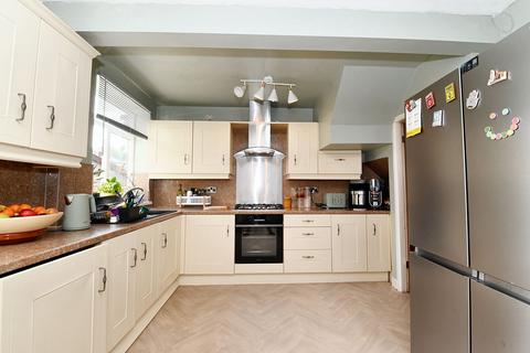 40 Agecroft Road, Pendlebury, Manchester, M27 8UE
