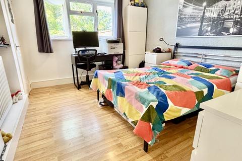 1 bedroom flat for sale, Warren Wood Road, Rochester