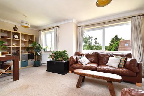 15 Romney Drive, Bromley, BR1 2TE