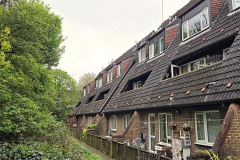 111 Abbeyfields Close, London, NW10 7EG