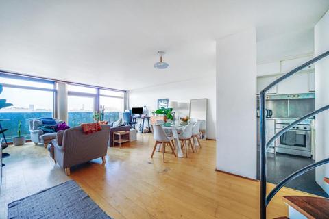 1 bedroom flat for sale, John Trundle Highwalk, Barbican, London, EC2Y