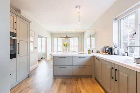 181a High Street, Henley-in-arden, B95 5BA