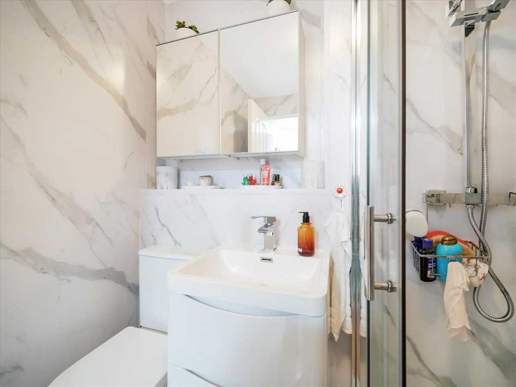 Shower Room (2)