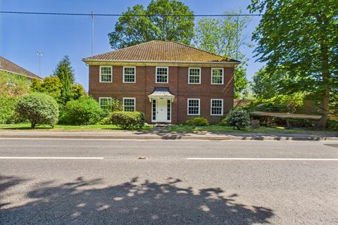 6 Oaklands, Hartley Wintney, Hook, RG27 8TX