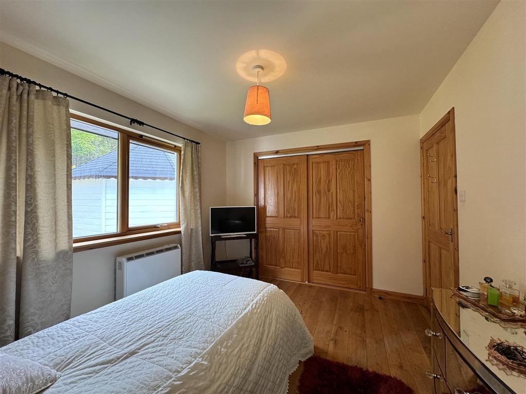 Bedroom 2.2.jpg