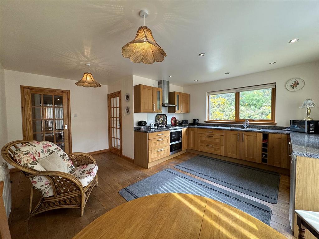Kitchen 4.jpg