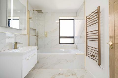 1 bedroom flat for sale, Rathgar Avenue, London W13