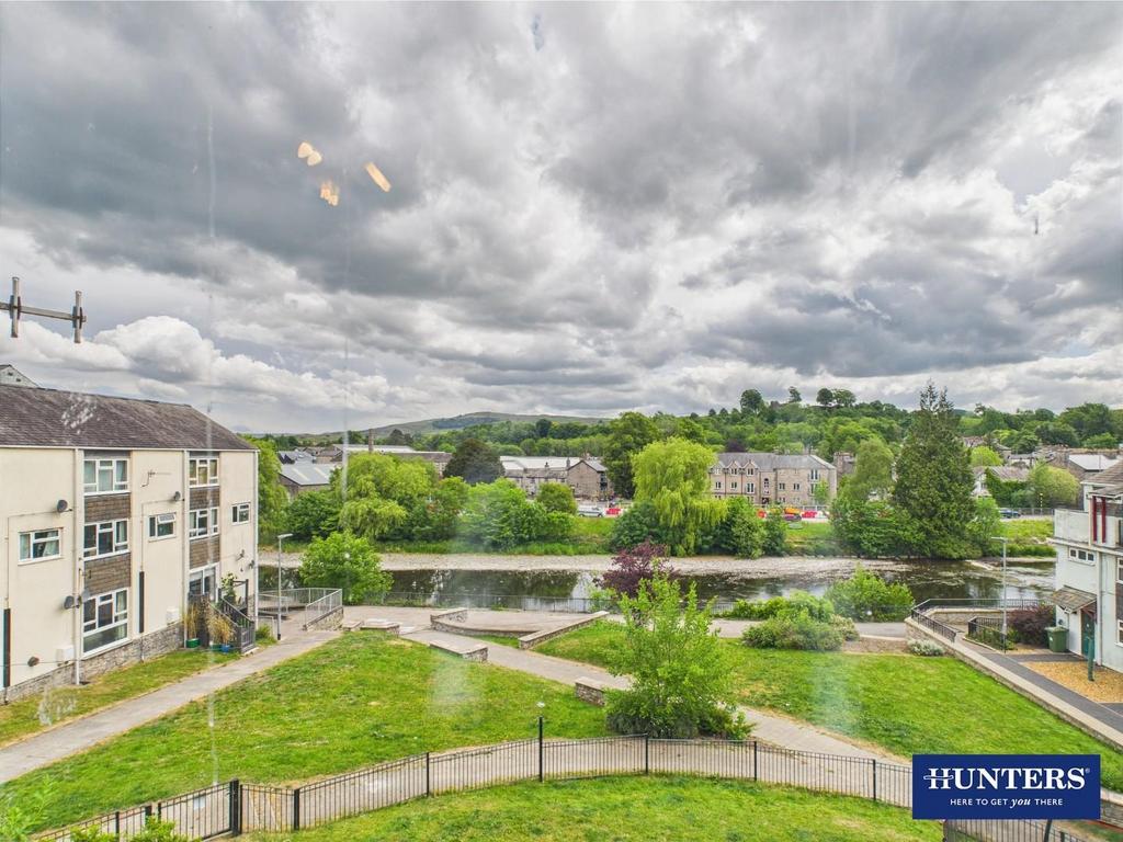 CAM05424 G0-PR0004-STILL003.jpg