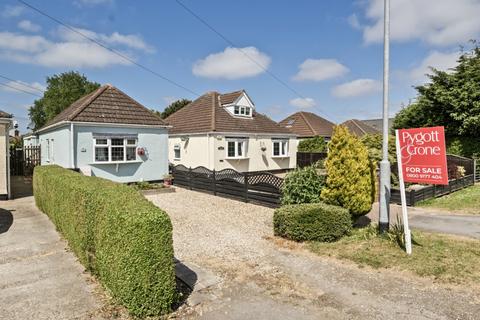 2 bedroom detached bungalow for sale, Louth Road, Holton-le-Clay, Grimsby, Lincolnshire, DN36