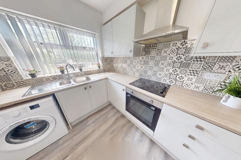 6 bedroom flat share to rent, 161a Radford Road, Nottingham