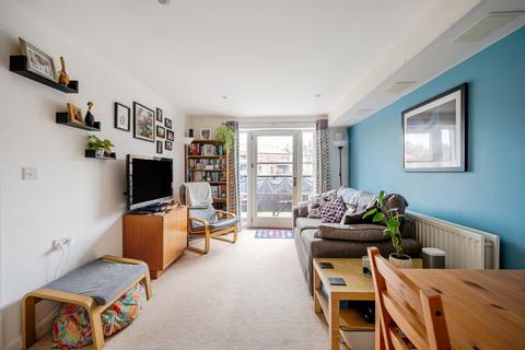 2 bedroom flat for sale, Turk Street, Alton, Hampshire, GU34