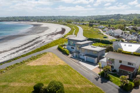 4 bedroom detached house for sale, La Rue Du Crocq, St. Saviour, Guernsey
