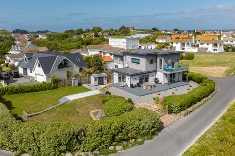 4 bedroom detached house for sale, La Rue Du Crocq, St. Saviour, Guernsey