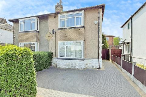 2 bedroom semi-detached house for sale, Moorland Road, Pudsey