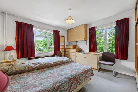 5 Greystoke Gardens, London, W5 1EP